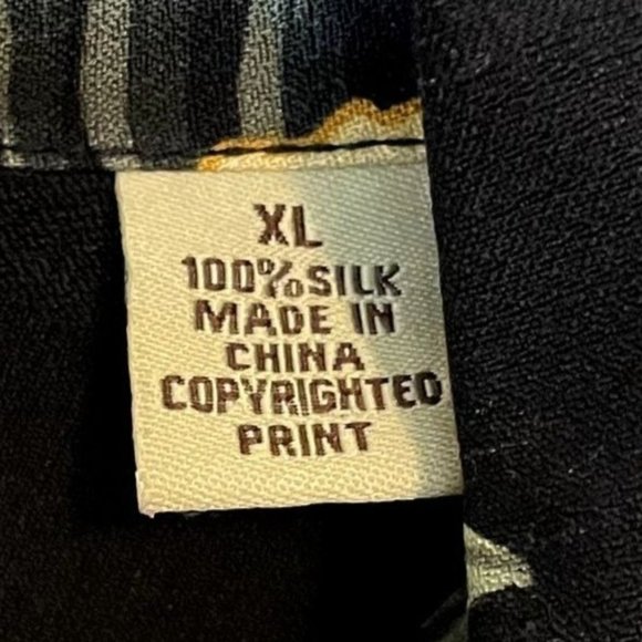 Tommy Bahama Black and Yellow Floral 100% Silk Men's Short Sleeve Hawaiian Shirt - Picture 4 of 8